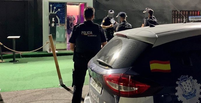 Cierran un local de ocio de Alcantarilla por incumplir las medidas de prevención contra el Covid-19