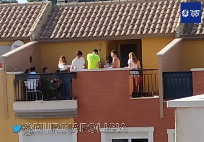 La Policía Local de Murcia disuelve un fiesta privada al exceder el número de asistentes permitidos