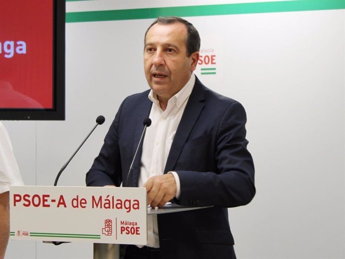 José Luis Ruiz Espejo, secretario general del PSOE de Málaga y parlamentario autonómico, en rueda de prensa