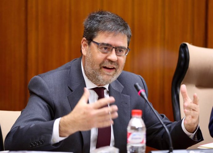 El presidente de la Cámara de Cuentas, Antonio López, en comisión parlamentaria, en una imagen de archivo.