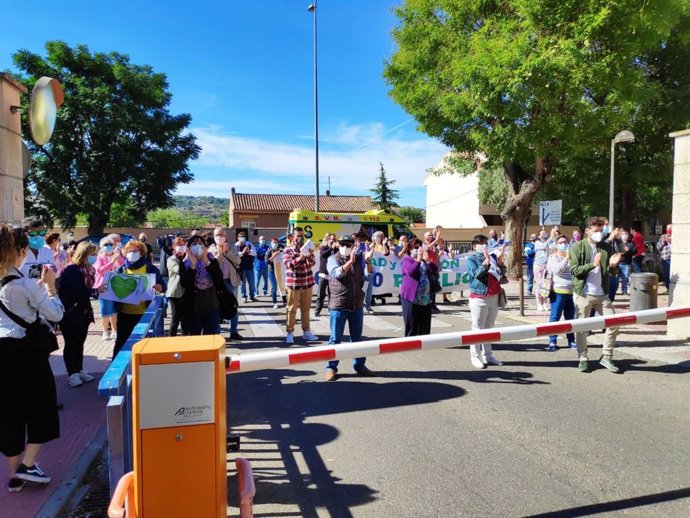 Protesta en Toledo en defensa de la sanidad pública regional.