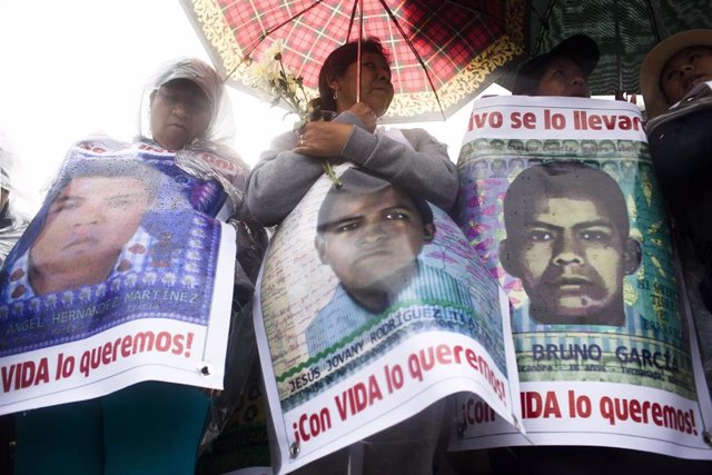 Protesta por la desaparición de los 43 'normalistas' de Ayotzinapa, México