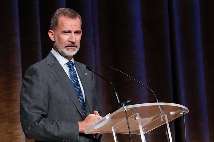 El Rey Felipe VI durante su intervención en la inauguración del curso universitario 2020/2021 en la Escuela Técnica Superior de Ingenieros de Caminos, Canales y Puertos de la Universidad Politécnica, en Madrid (España) a 23 de septiembre de 2020.