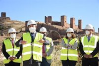 Page muestra "certidumbre absoluta" de que el Parador de Molina se terminará en 2021 y funcionará en 2022