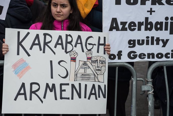 Azerbaiyán/Armenia.- Decenas de militares de Nagorno Karabaj muertos durante los