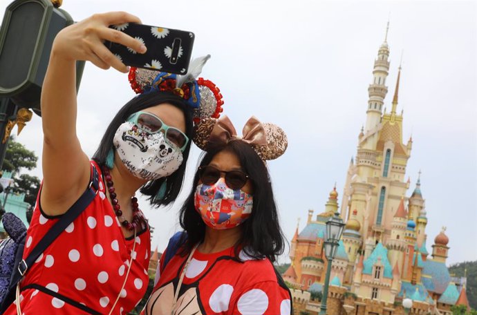 Las instlaciones de Disneyland en Hong Kong han reabierto sus puertas dos meses 