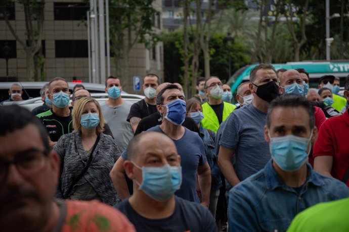 Treballadors de Nissan Motor Iberica de la de la Zona Franca de Barcelona, es concentren a la Diagonal. Barcelona, Catalunya, (Espanya), 4 de juny del 2020.