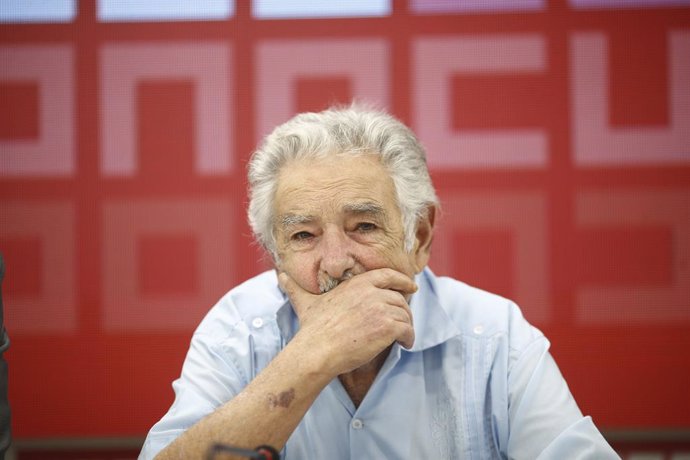 Uruguay.- El expresidente uruguayo José Mujica anuncia su retirada de la polític