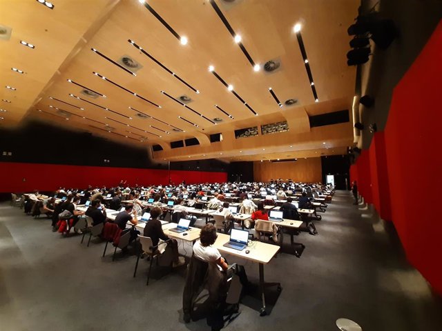 Euskara mailak egiaztatzeko azterketak modu elektronikoan egiten BECen