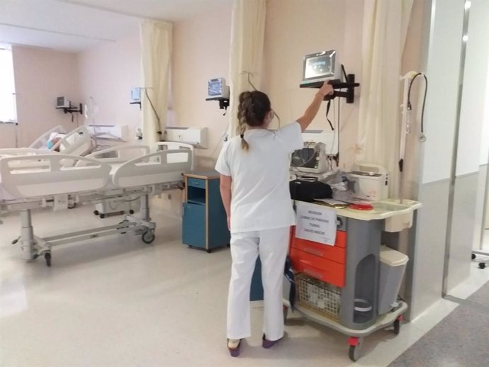 Monitores en la Unidad de Preingrso del Servicio de Urgencias del Hospital de Santa Lucía cuyo objetivo es recoger, mostrar y registrar los parámetros fisiológicos del paciente