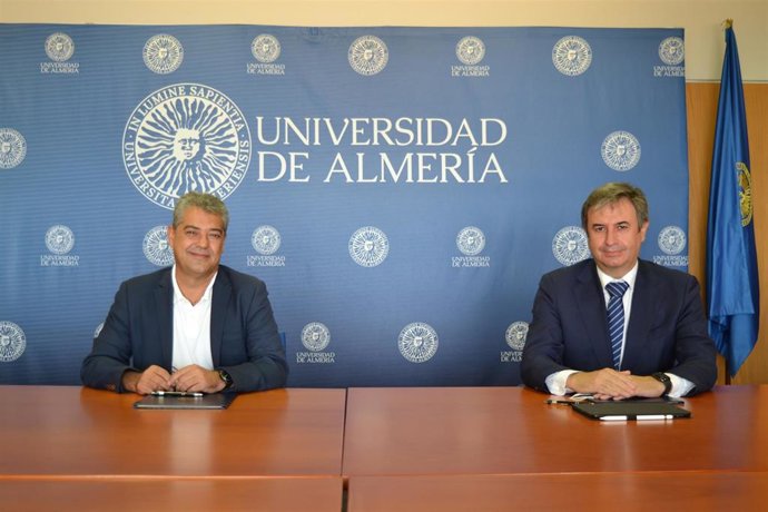 Firma del convenio entre Endesa y UAL