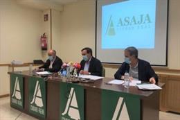 El presidente de Asaja, Pedro Barato, en rueda de prensa.