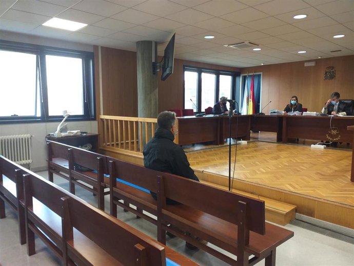 Un entrenador de un club de taekwondo de Vigo, en el banquillo de los acusados por un supuesto delito de abuso sexual a una menor.