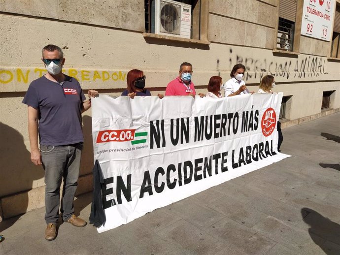 Concentración por accidente laboral en Almería