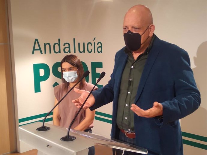Rueda de prensa de Olga Manzano y Gerardo Sánchez en el PSOE