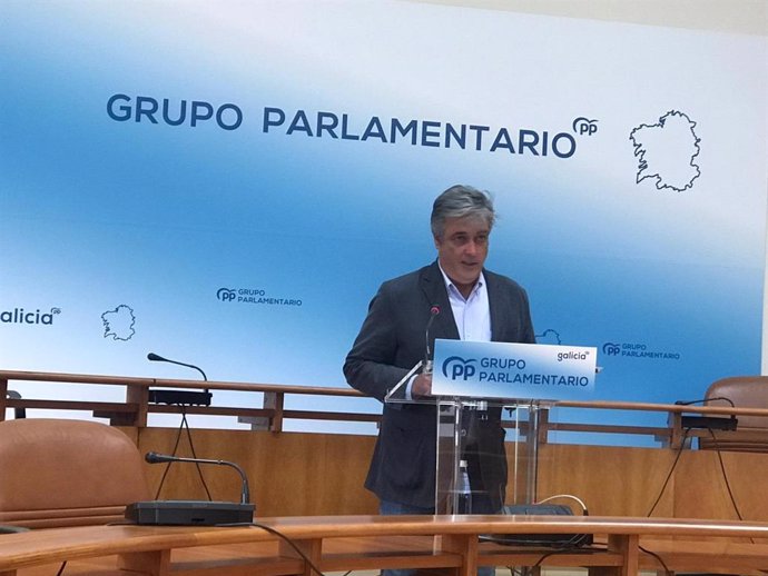 Pedro Puy, portavoz del Grupo Parlamentario del PPdeG, en rueda de prensa este lunes
