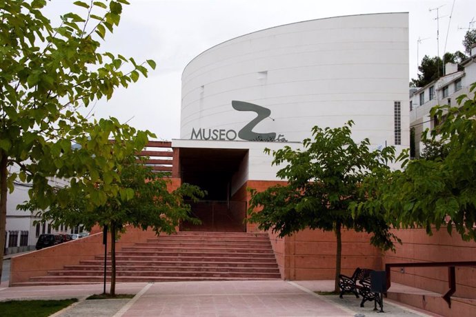 Edificio que alberga el Museo Rafael Zabaleta y el de Miguel Hernández-Josegina Manresa