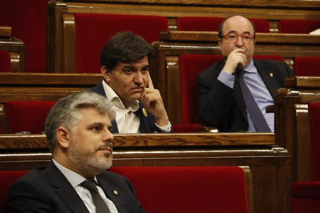 Los diputados Albert Batet (JxCat), Sergi Sabrià (ERC) y Miquel Iceta (PSC-Units) en la sesión de control del Parlament