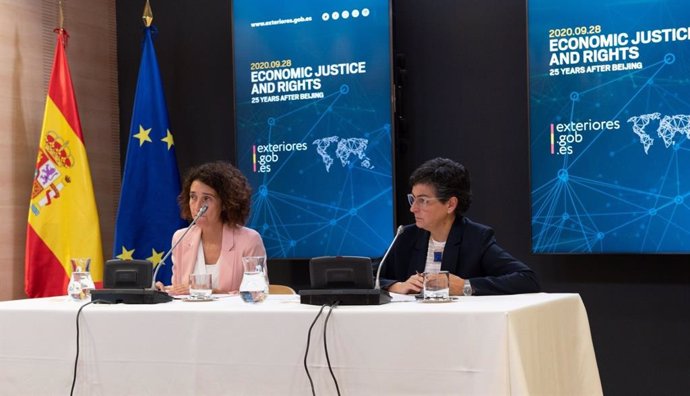 La ministra de Asuntos Exteriores, UE y Cooperación, Arancha González Laya, en el acto el acto Justicia económica y derechos. 25 años de Beijing.