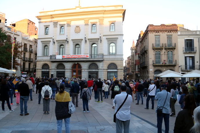 La concentració a la plaa de l'Ajuntament d'Igualada. 28 de setembre de 2020. (Horitzontal)
