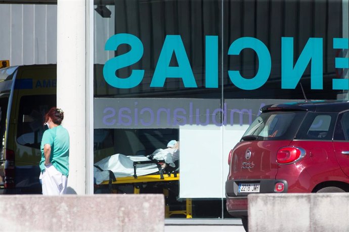 Un paciente con Covid-19 é trasladado desde o Hospital do Incio ao Hospital de Lugo, Galicia (España), a 3 de setembro de 2020. O centro do Incio rexistrou xa nove falecidos por coronavirus desde o pasado 20 de agosto