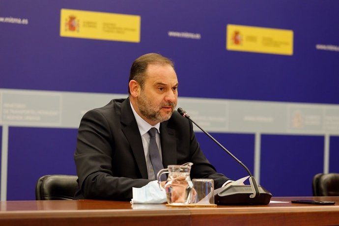 El ministro Ábalos durante la reunión mantenida con la FEMP