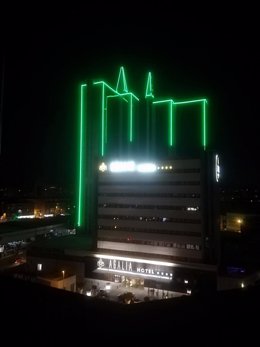 Imagen del 'Urban center', iluminado de verde