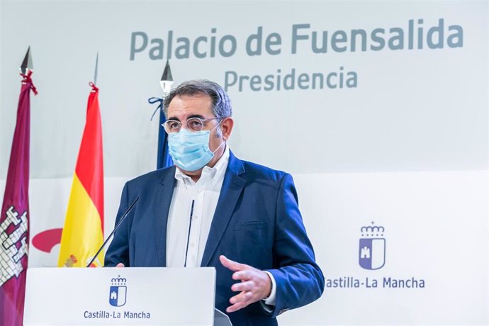 Consejero de Sanidad, Jesús Fernández Sanz, en rueda de prensa.
