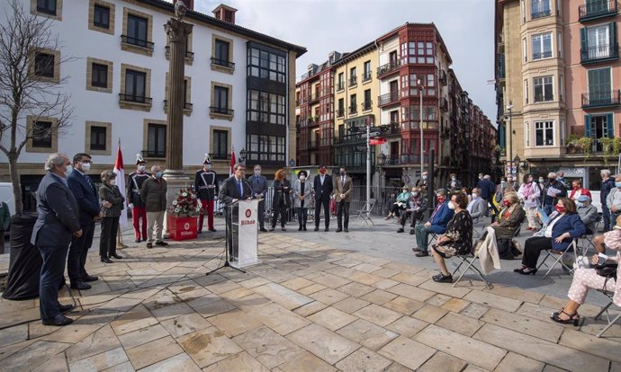 Ofrenda floral del Día de Unamuno, en Bilbao