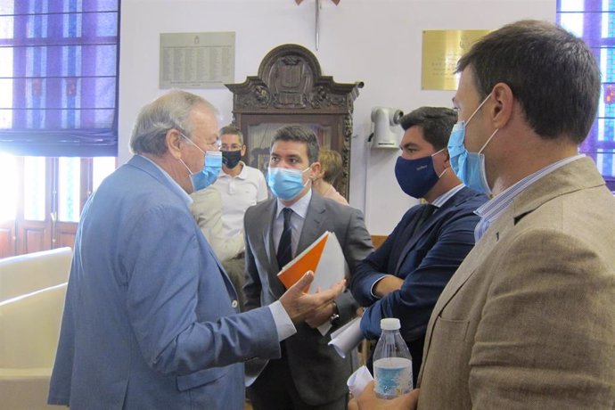 El portavoz de Cs en el Parlamento andaluz, Sergio Romero (c), en Jaén.