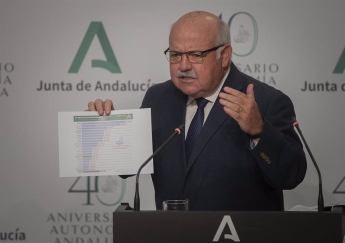 El consejero de Salud y Familias, Jesús Aguirre , durante la rueda de prensa posterior a la reunión del Consejo de Gobierno. En Sevilla (Andalucía, España), a 29 de septiembre de 2020.