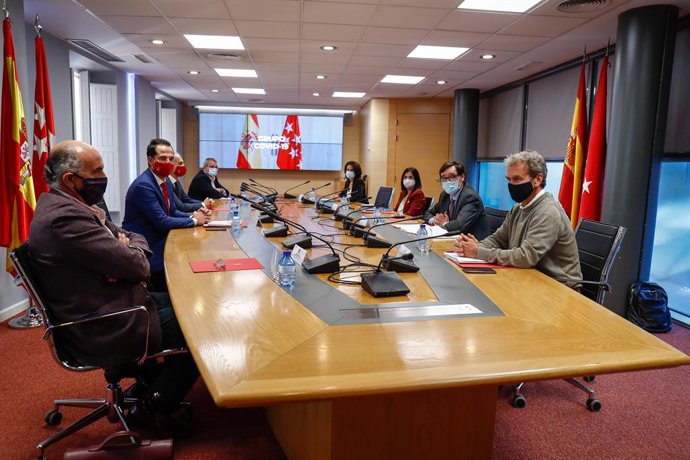 Reunió del Grup Covid-19 per frenar l'evolució de la pandmia a Madrid, a la Real Casa de Postes