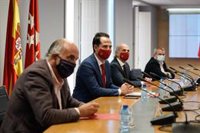 Aguado, "satisfecho" tras el acuerdo con el Gobierno central: "El diálogo da resultado. La unidad salva vidas y empleos"