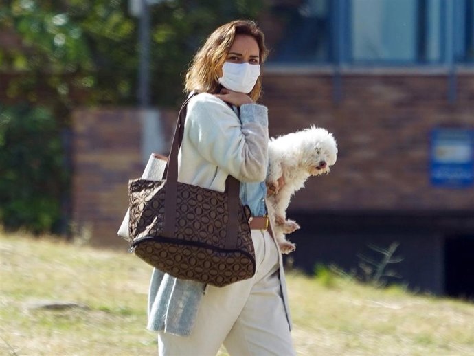 Chenoa está volcada en el cuidado de su mascota, Shirly