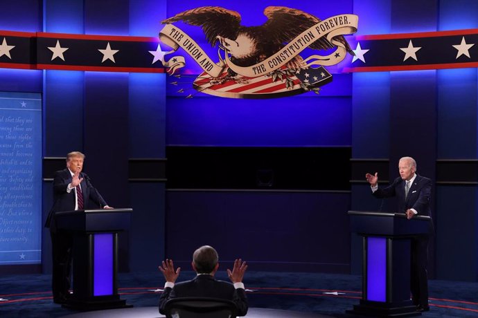 Donald Trump y Joe Biden en su primer debate televisado
