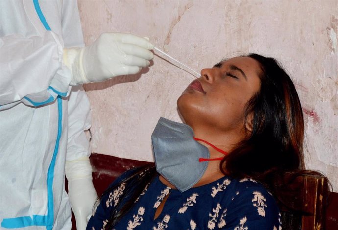 Prueba de coronavirus en Guwahati, en el estado indio de Assam