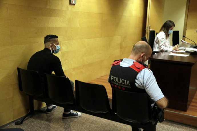 El violador reincident Edwin Enrique Granda al judici per violar una menor a Girona. Foto del judici del 30 de setembre del 2020 (horitzontal)