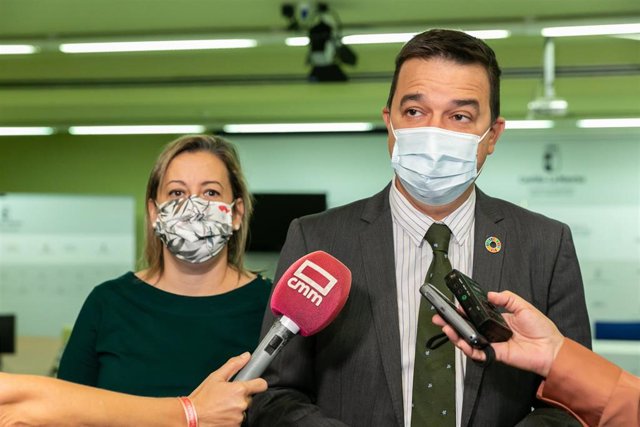 El consejero de Agricultura, Agua y Desarrollo Rural, Francisco Martínez Arroyo.