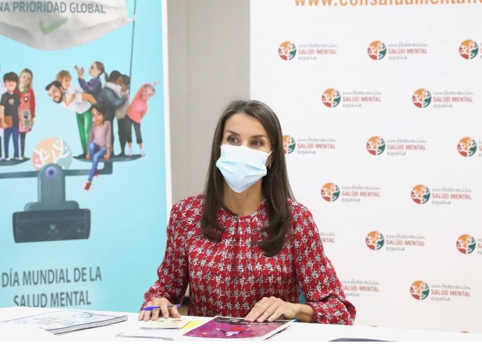 La Reina Letizia durante su visita a la Confederación Salud Mental de España, en Madrid Allí ha mantenido una reunión con miembros de dicha confederación, cuya misión es mejorar la calidad de vida de las personas con enfermedad mental y sus familias.