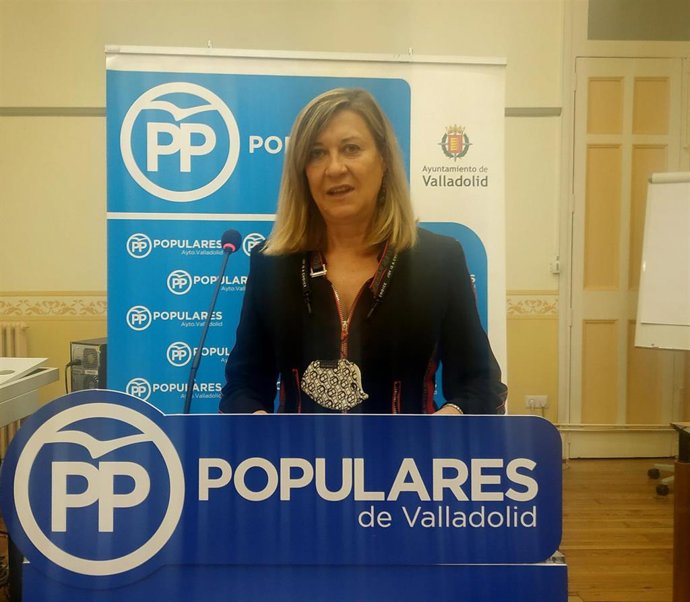 La portavoz del PP en el Ayuntamiento de Valladolid, Pilar del Olmo, durante su comparecencia ante los medios.