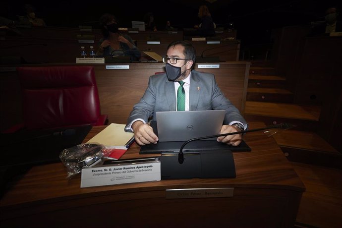 El vicepresidente primero del Gobierno de Navarra, Javier Remírez, en el pleno del Parlamento de Navarra del 10 de septiembre de 2020.