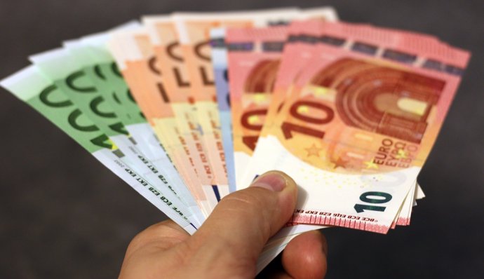 Billetes de euro, dinero en efectivo