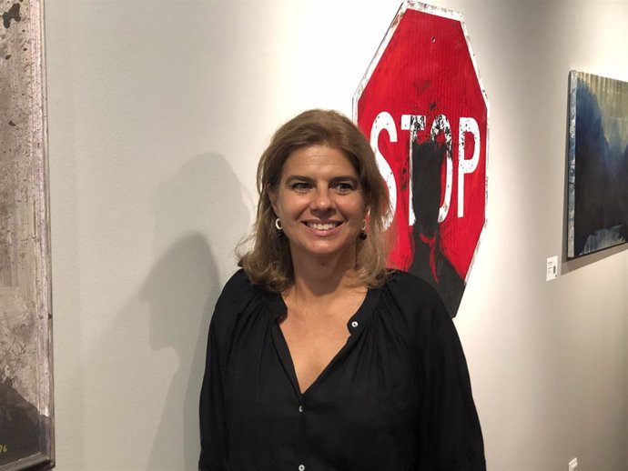 La presidenta de Galeries d'Art de Catalunya (GAC), tras la rueda de prensa de este miércoles 30 de septiembre, en la Imaginart Gallery de Barcelona.