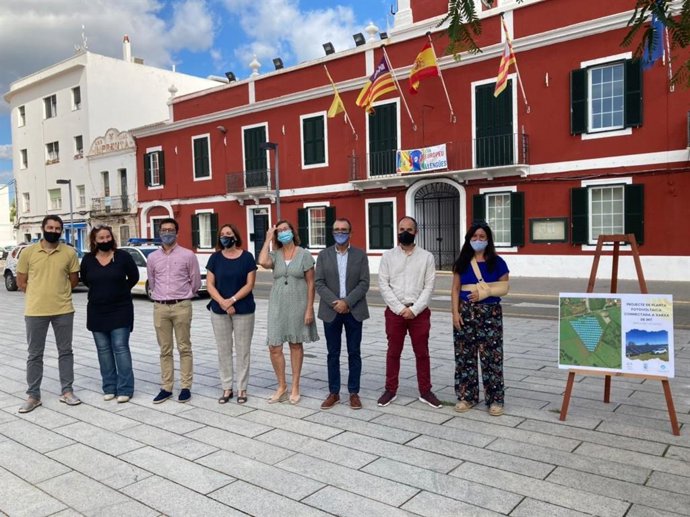 El vicepresidente Juan Pedro Yllanes junto a otras autoridades de Menorca en la presentación de Trepuconet
