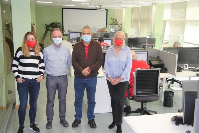 Idoia Urmeneta, coordinadora del Centro del Centro de Operaciones de Cruz Roja; Juanjo San Martín, coordinador autonómico de Cruz Roja Navarra; Kiko Betelu, subdirector de Urgencias de Navarra; y Marta Urdáno, secretaria autonómica de Cruz Roja Navarra