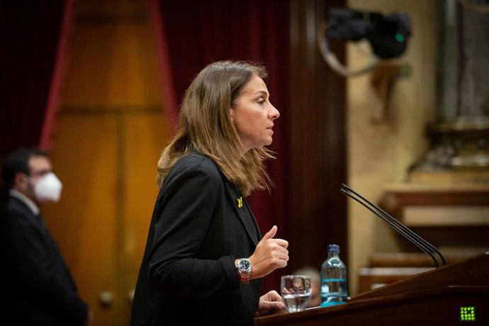 La consellera de Presidencia y portavoz del Govern, Meritxell Budó, en su intervención en el pleno del Parlament específico sobre la inhabilitación del expresidente de la Generalitat Quim Torra.