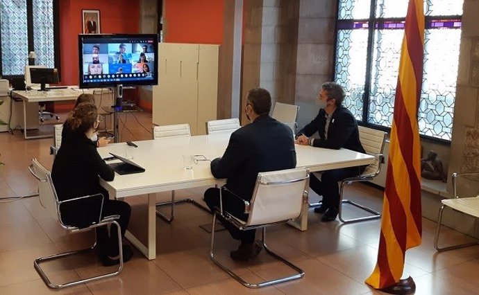 El conseller de Acción Exterior, Relaciones Institucionales y Transparencia de la Generalitat, Bernat Solé, durante la reunión con los delagados de las 15 delegaciones de Catalunya en el extranjero