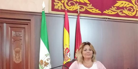 1. La alcaldesa de Puerto Real (Cádiz) exige al Gobierno que se comprometa con las industria de la Bahía