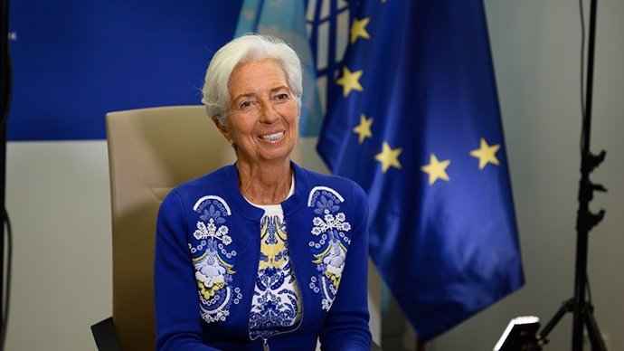 Economía.- Lagarde abre la puerta a que el BCE emule a la Fed y permita una infl