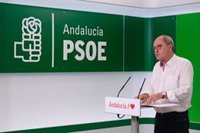 El PSOE-A denuncia que Moreno "sacrifica la salud de los andaluces por salvar a su compañera Díaz Ayuso"